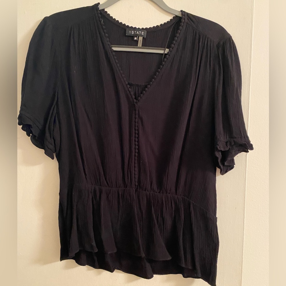 1. State Black V-Neck Short Sleeve Peplum Gauze Blouse Size M